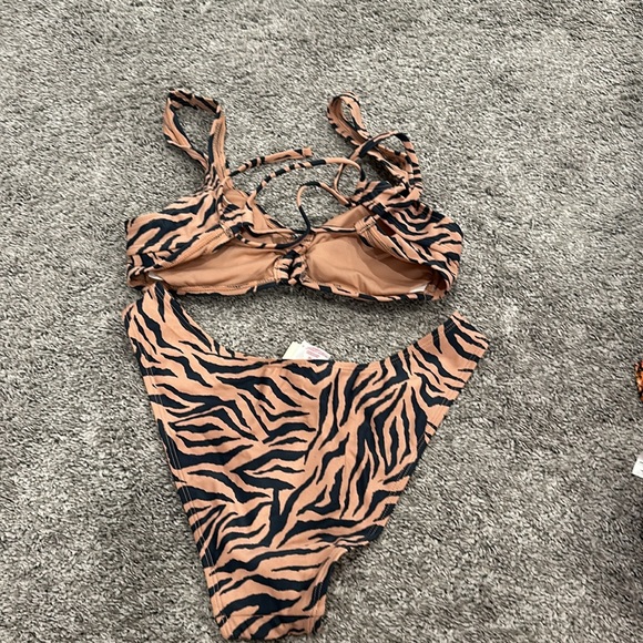 Target bikini set - Picture 2 of 2